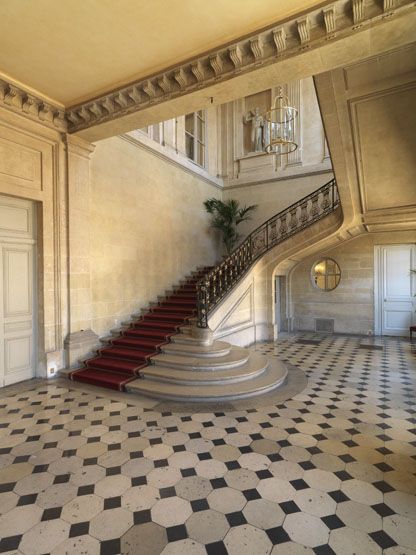 rampe d'appui, escalier de l' hôtel du Châtelet, actuellement Ministère du Travail (non étudié)