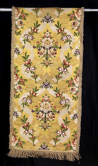 ornement blanc à motifs floraux, 19e siècle