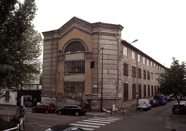 Usine de peausserie (usine de traitement des peaux de lapin) C. et E. Chapal frères et cie, puis Société anonyme des anciens établissements C. et E. Chapal frères et cie, actuellement hôtel industriel, logement et ateliers d'artistes