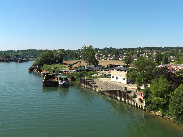 Thomery - Usine de construction navale des anciens établissements L. Tessier, appelée "Chantier naval du Pont de Champagne", puis de la "Société des Chantiers navals de Thomery", puis Morillon-Corvol, puis "Chantier naval du Confluent G. Thalamas