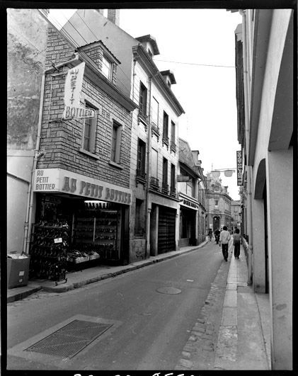 Campagne photographique sur le patrimoine de Mantes-la-Jolie en 1977