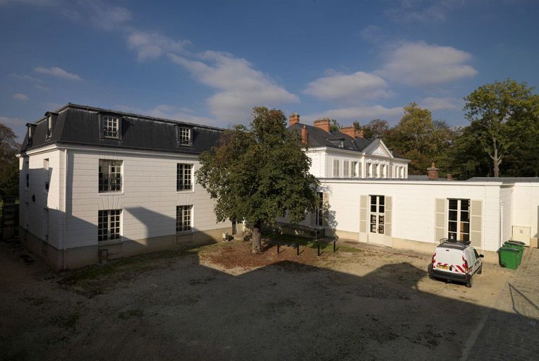 château de Villiers, actuellement bibliothèque municipale et centre culturel