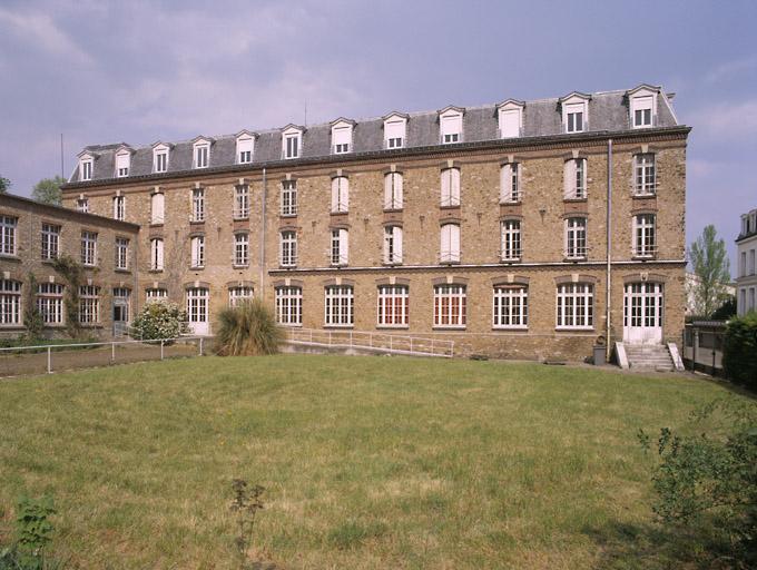 Château d'Ozonville, actuellement maison de retraite des frères des écoles chrétiennes