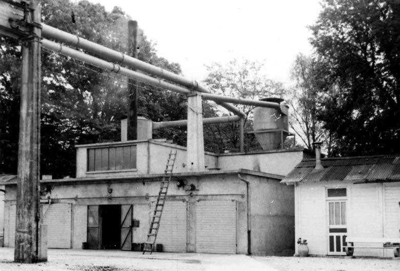 Fontaine-le-Port - scierie et usine de menuiserie (usine de parquets) Millet, actuellement manège à chevaux