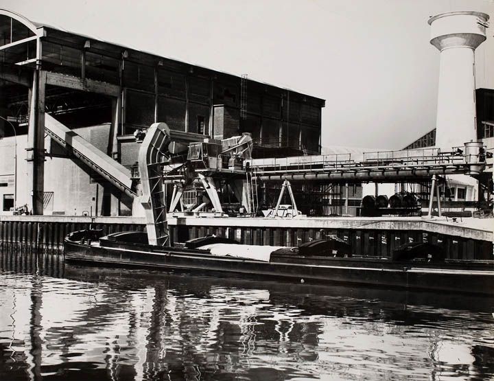 Avon - usine de matériel d'équipement industriel de la société PIC, puis Venot-Pic, puis Fives-Cail Babcock actuellement pépinière d'entreprises, logement et centre d'action sociale