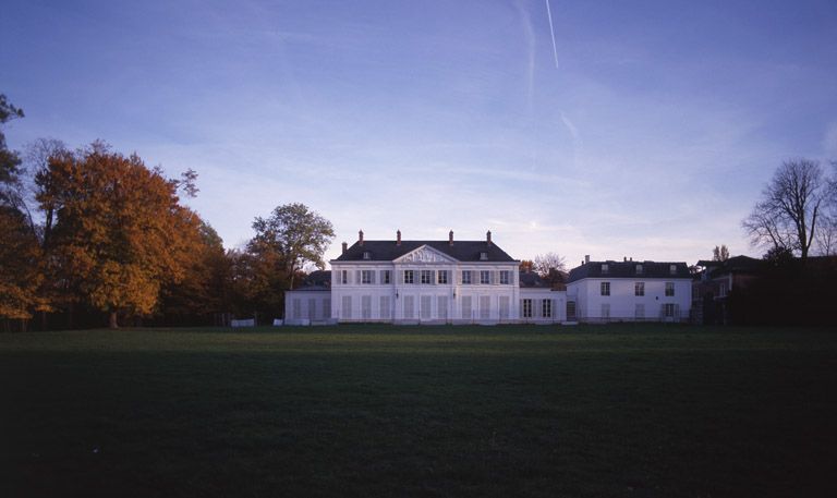 château de Villiers, actuellement bibliothèque municipale et centre culturel