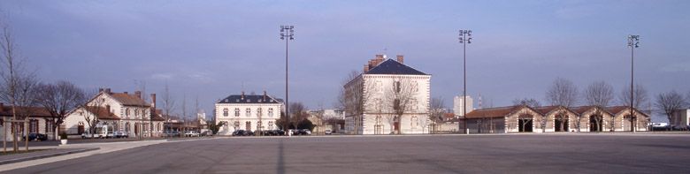 caserne, aujourd'hui école des officiers de gendarmerie nationale (EOGN)