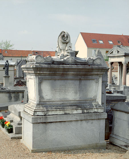 tombeau de Marie Elisabeth Charlotte Desjardin et d'Auguste Desjardin