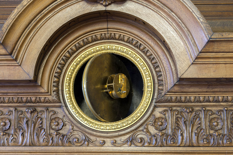 Horloge de la cheminée de la salle des mariages