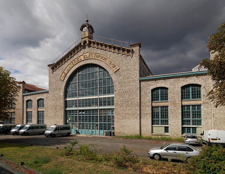 Usine de matériel électrique industriel Schneider et Cie, puis Le Matériel Electrique Scheider-Westinghouse (SW), puis Jeumont-Schneider (JS), actuellement ensemble industriel appelé "Espace Technologique et Industriel de Champagne-sur-Seine" (zone ETIC)