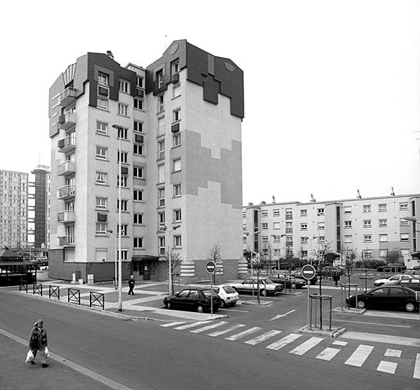 grand ensemble route de Corbeil, Grand ensemble ""route de Corbeil"" : la  tour Ribot (1957). (IVR11_20037700099X) - Inventaire Général du Patrimoine  Culturel