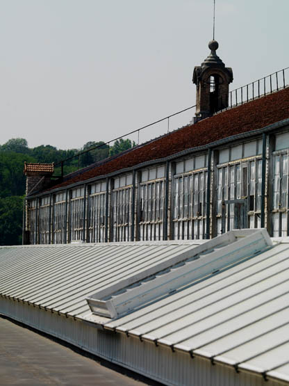Usine de matériel électrique industriel Schneider et Cie, puis Le Matériel Electrique Scheider-Westinghouse (SW), puis Jeumont-Schneider (JS), actuellement ensemble industriel appelé "Espace Technologique et Industriel de Champagne-sur-Seine" (zone ETIC)