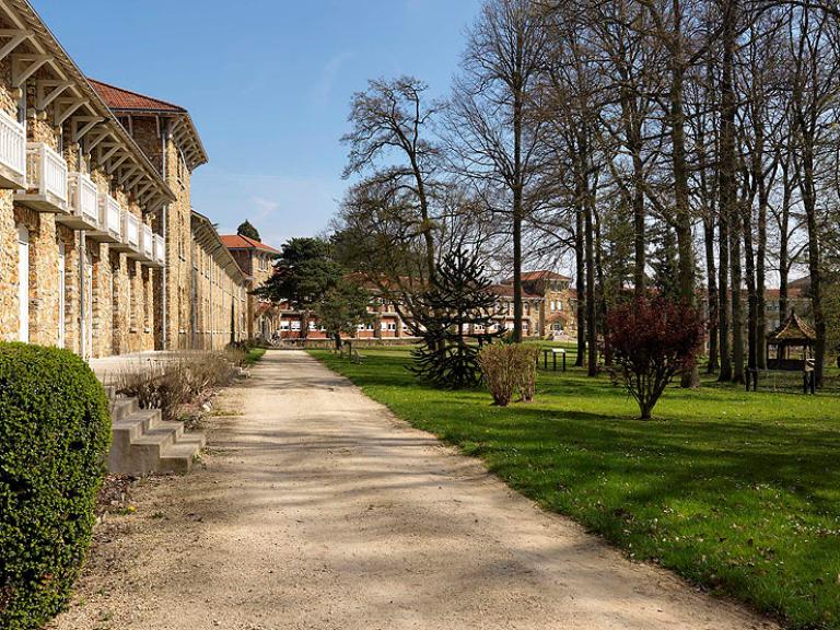 sanatorium dit sanatorium de Bligny, puis centre médical de Bligny, actuellement centre hospitalier de Bligny