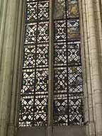 Verrière géométrique de la chapelle Saint-Fiacre