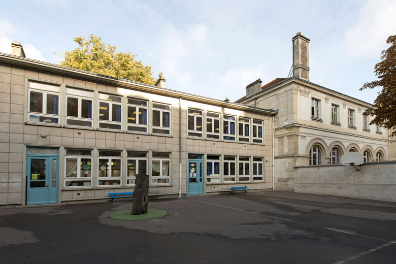 École primaire de garçons actuellement école élémentaire.