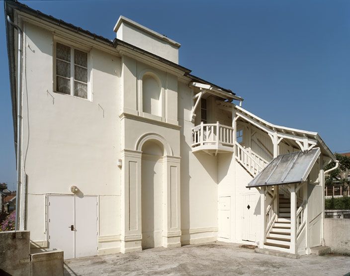 maison de campagne dite château de la Princesse, mairie-école de garçons, actuellement bibliothèque Saint-Exupéry