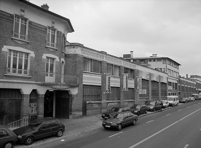 Usine de matériel d'équipement industriel Matrat, puis Machine Dufour, puis Profel-Promat, actuellement entrepôt commercial