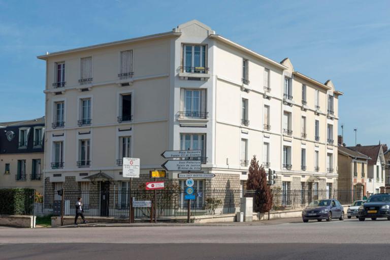 hôtels, maisons, immeubles