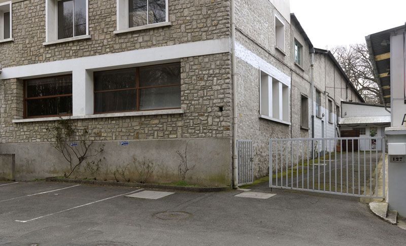 Samois-sur-Seine - usine de construction mécanique (usine d'auto-tamponneuses et de manèges) Reverchon