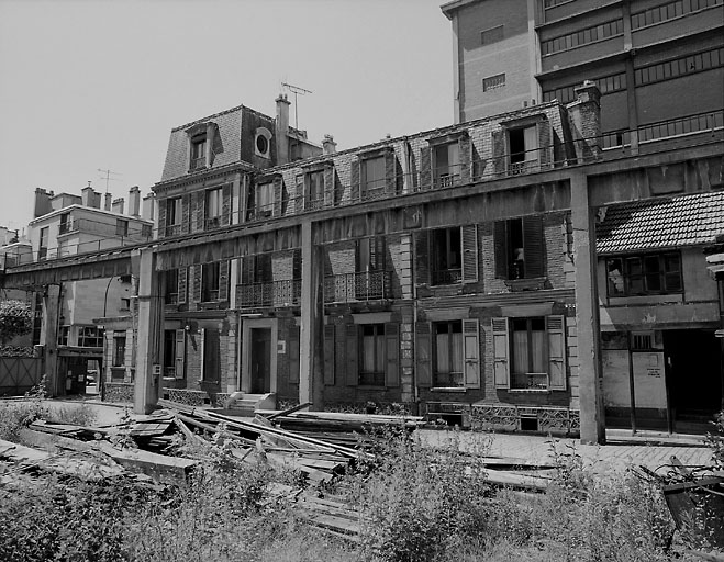 Scierie Cavillet, puis usine de bois de placage Société parisienne de bois tranché et déroulé, puis Société parisienne de tranchage et déroulage, puis société Maréchaux, puis entrepôt commercial (détruit après inventaire)