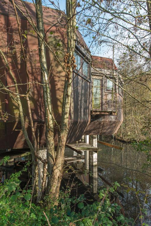 Maison en acier Corten