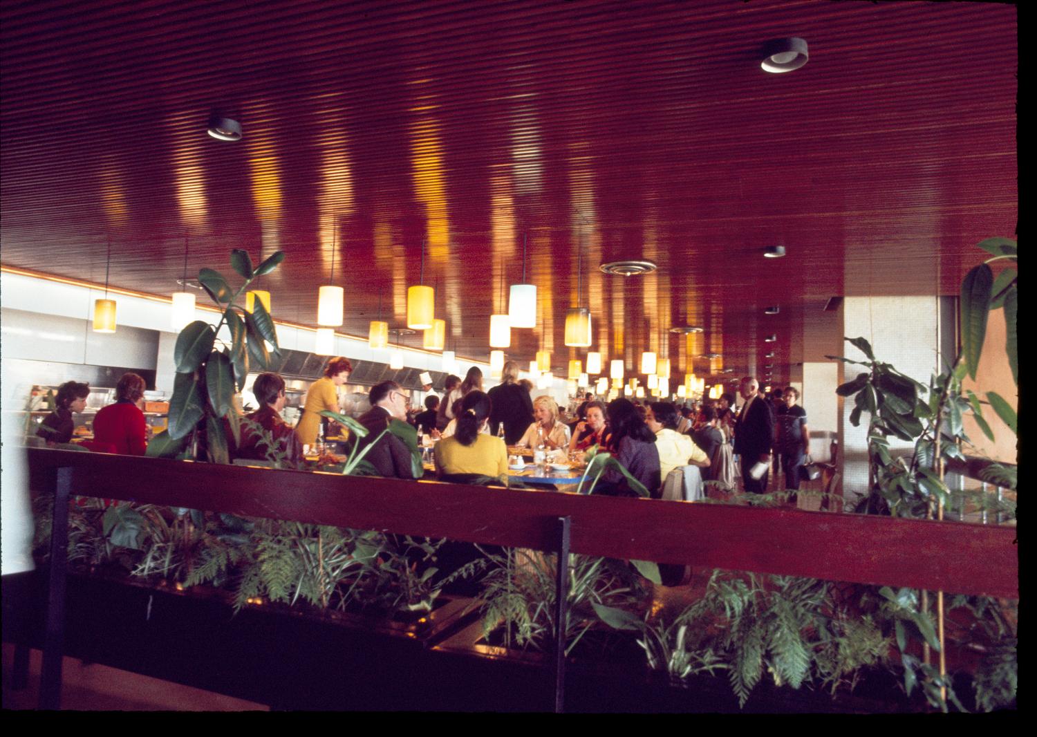 Les Installations terminales, Orly 4 dans les années 1960