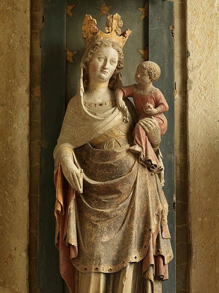 statue de la Vierge à l'Enfant avec son retable