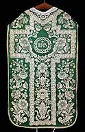 chasuble verte à motifs floraux, 1ere moitié du 19e siècle