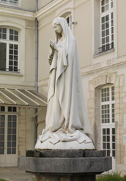 statues : Saint Joseph portant l'enfant Jésus, Vierge de l'Apocalypse