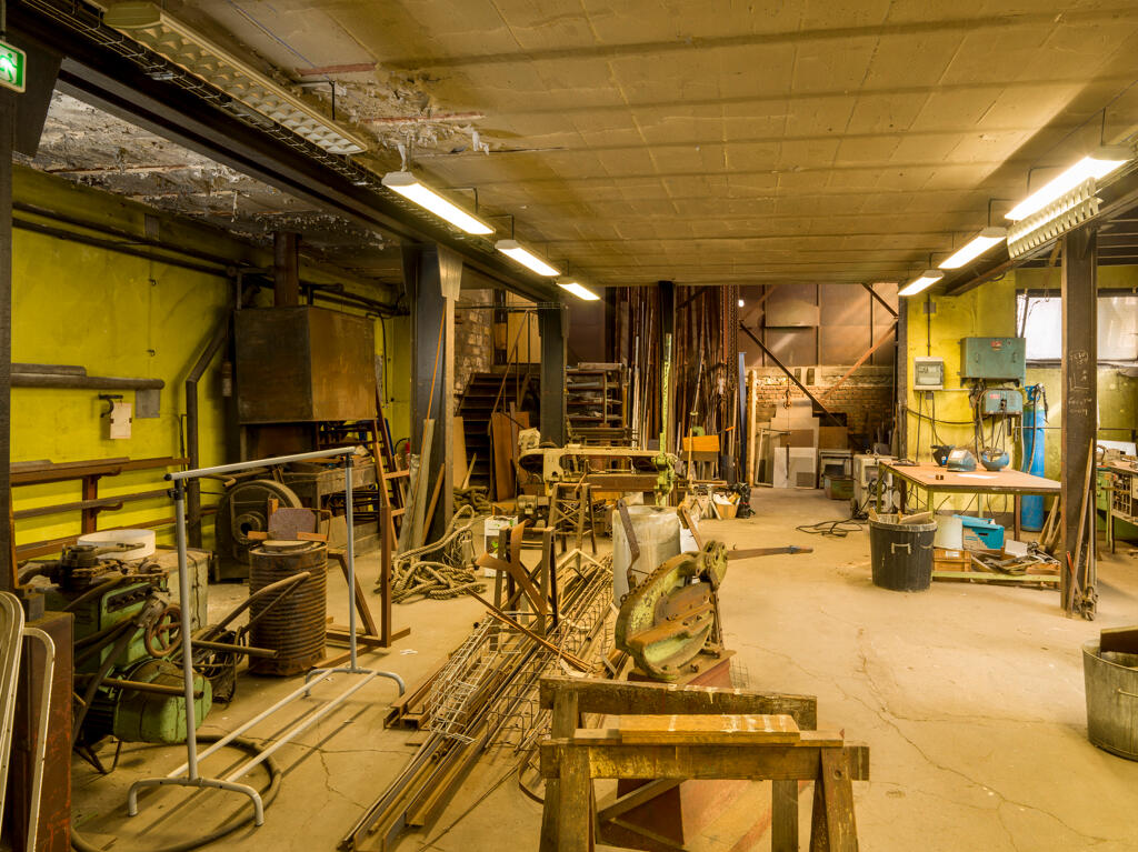 Usine de produits chimiques Poulenc Frères, puis usine d'engrais de la Société Française du Lysol, puis usine de chaudronnerie et usine d'articles en matière plastique (usine d'enceintes de confinement) Ateliers de Technochimie