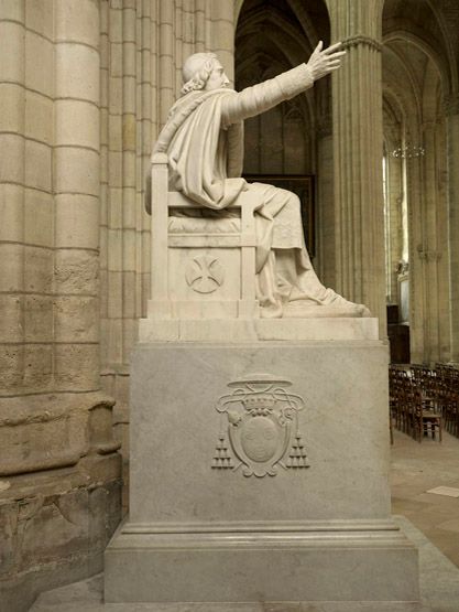 statue : Bossuet assis