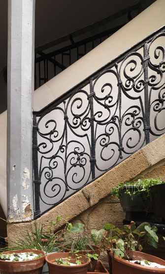 rampe d'appui, escalier de la maison à porte bâtarde (non étudié)