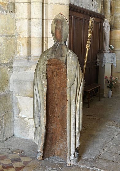 statues (2) : saint évêque et sainte à l'épée