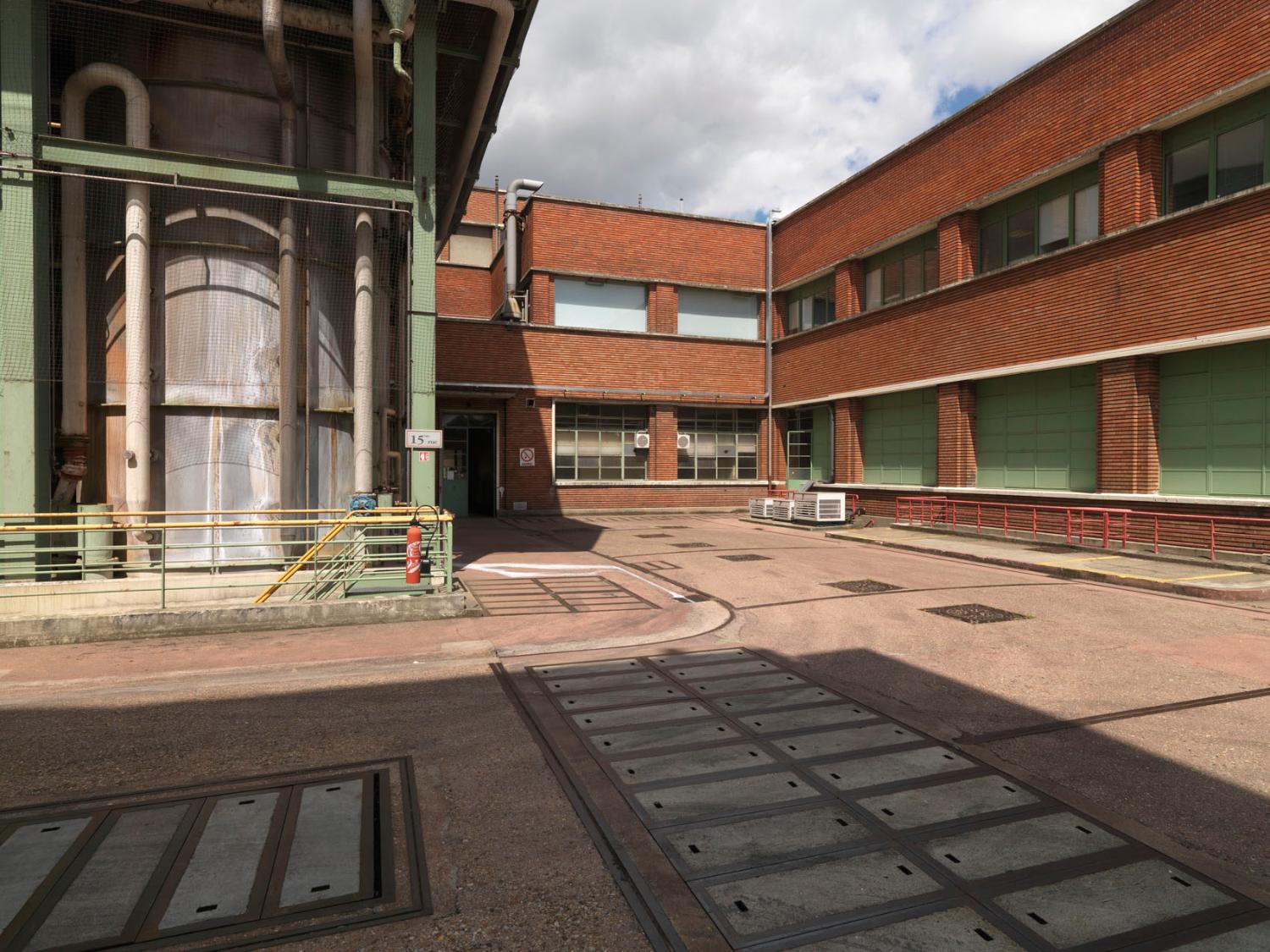 usine ex Roussel-Uclaf