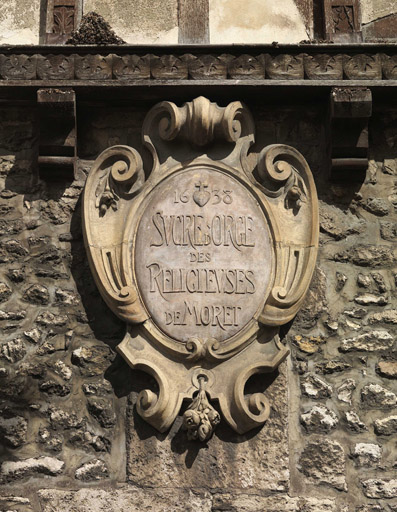 Moret-sur-Loing - Maison du Bon-Saint-Jacques, puis magasin de commerce du Sucre d'orge des Religieuses de Moret, actuellement Des Lis Chocolat