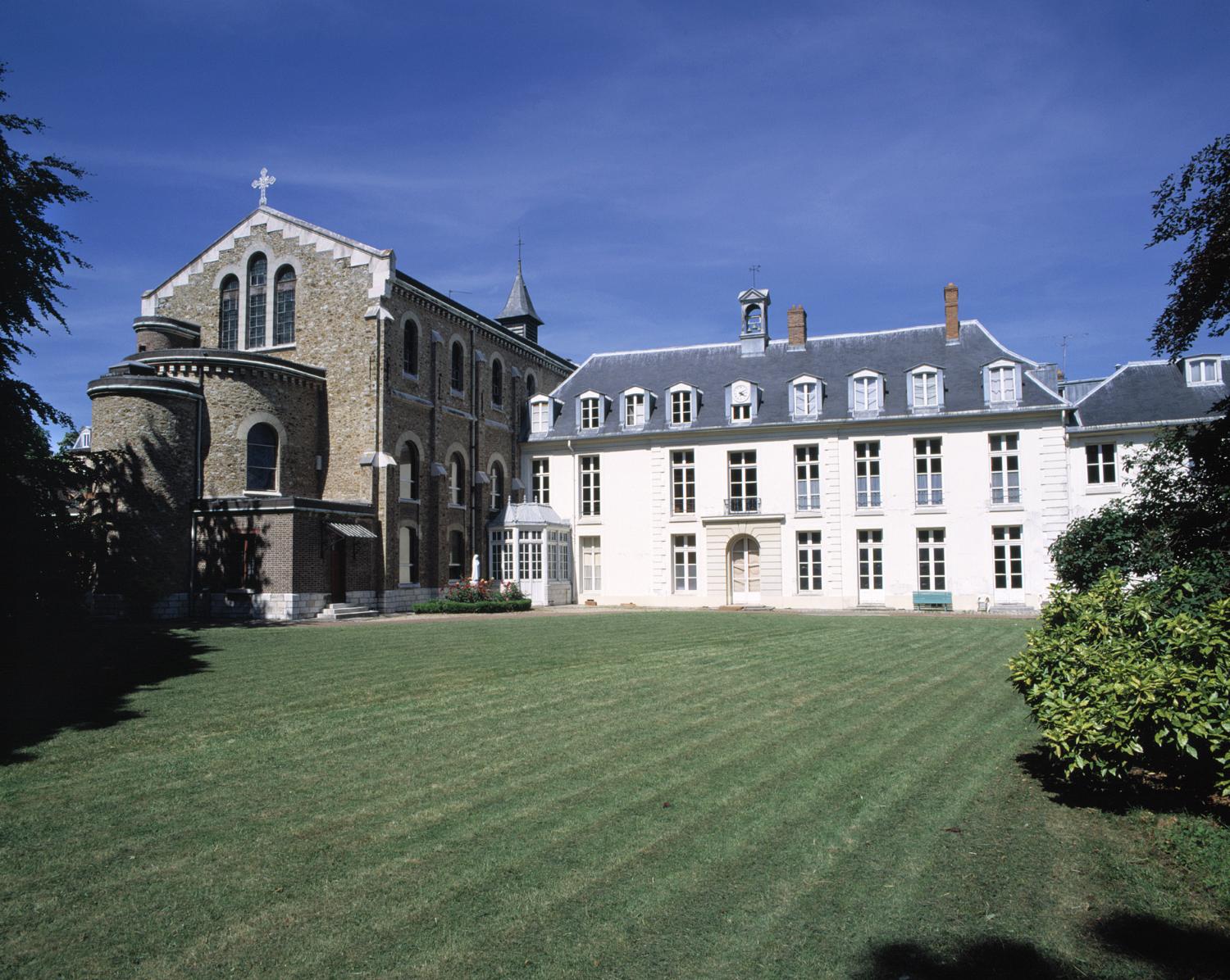 Château d'Ozonville, actuellement maison de retraite des frères des écoles chrétiennes