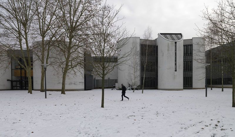 école de commerce ; école supérieure des sciences économiques et commerciales (ESSEC)