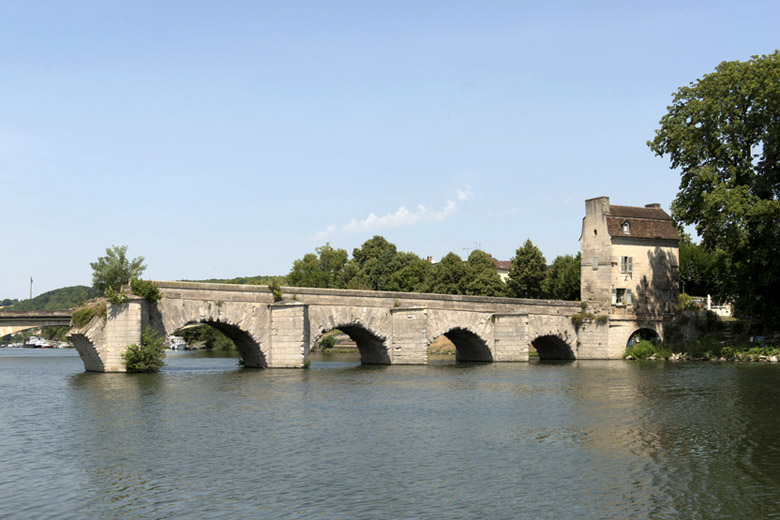 pont routier dit Vieux Pont de Limay