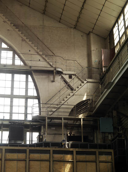 Usine de matériel électrique industriel Schneider et Cie, puis Le Matériel Electrique Scheider-Westinghouse (SW), puis Jeumont-Schneider (JS), actuellement ensemble industriel appelé "Espace Technologique et Industriel de Champagne-sur-Seine" (zone ETIC)