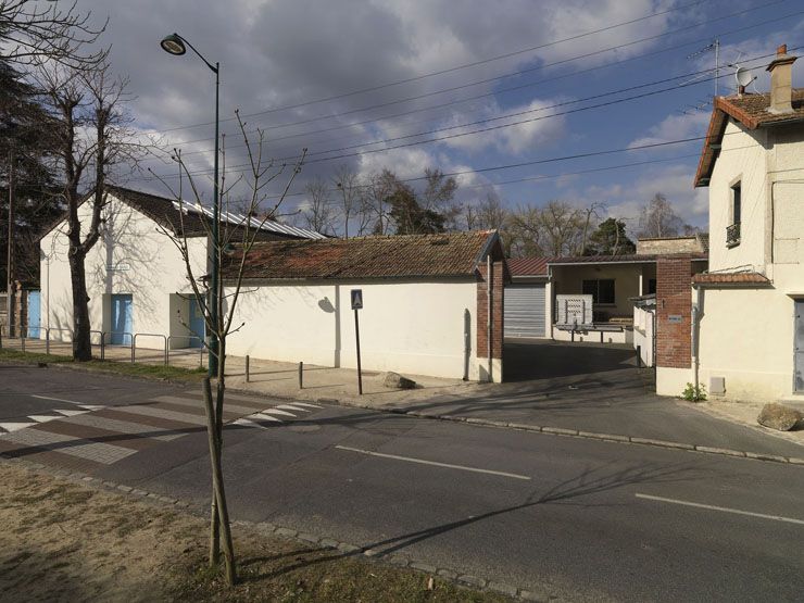 Samois-sur-Seine - usine de petite métallurgie (usine de pompes à essence) SEP, actuellement gymnase municipal et magasin industriel Wolters SA