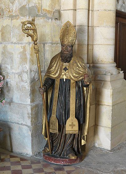 statues (2) : saint évêque et sainte à l'épée