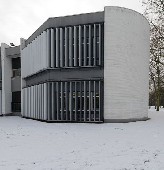 école de commerce ; école supérieure des sciences économiques et commerciales (ESSEC)