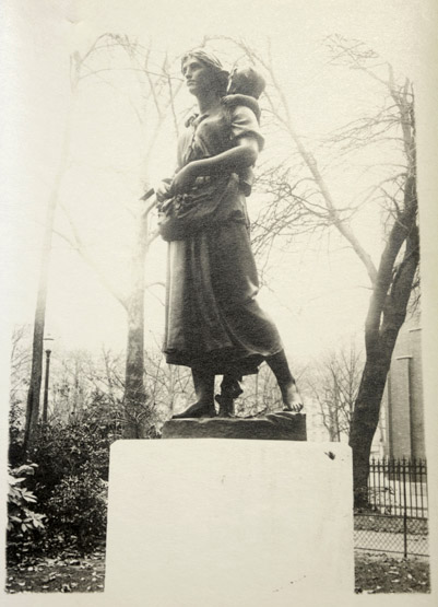 Statue : Paysanne d'Auvergne (oeuvre disparue)