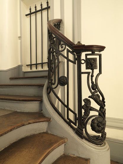 rampe d'appui, escalier de la maison à porte cochère (non étudié)