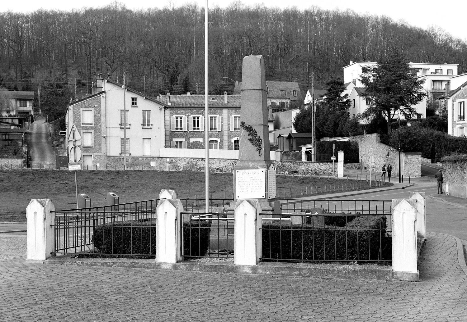 monument aux morts de la guerre 14-18 et de la guerre 39-45