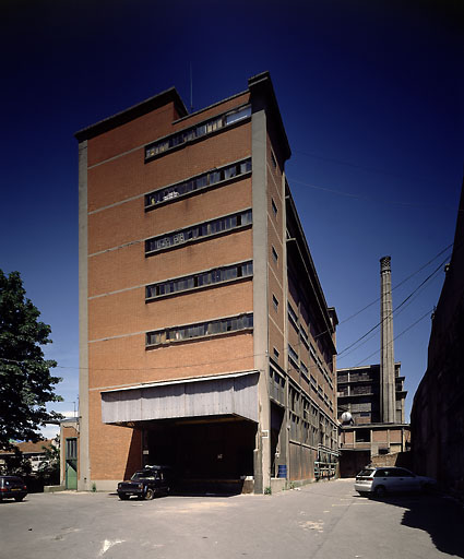 Scierie Cavillet, puis usine de bois de placage Société parisienne de bois tranché et déroulé, puis Société parisienne de tranchage et déroulage, puis société Maréchaux, puis entrepôt commercial (détruit après inventaire)