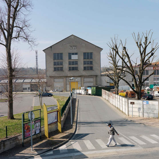 Usine de matériel électrique industriel Schneider et Cie, puis Le Matériel Electrique Scheider-Westinghouse (SW), puis Jeumont-Schneider (JS), actuellement ensemble industriel appelé "Espace Technologique et Industriel de Champagne-sur-Seine" (zone ETIC)