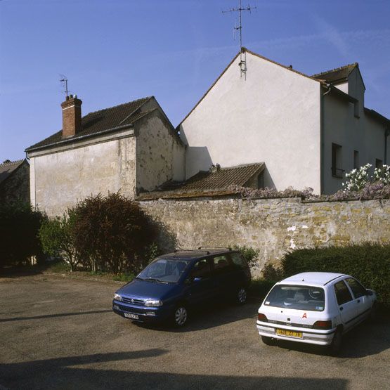 maison de campagne, mairie-école, presbytère, actuellement copropriété