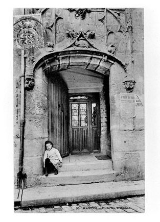 Campagne photographique sur le patrimoine de Mantes-la-Jolie en 1977