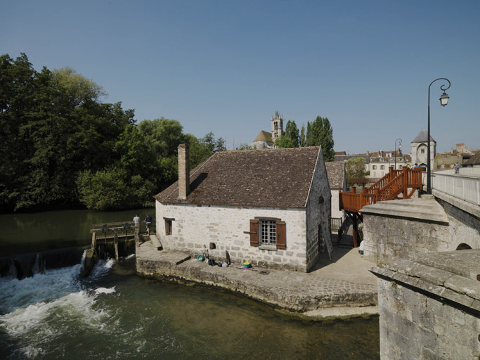 Moret-sur-Loing - Moulin à tan Est (vers la rive droite), appelé "moulin Lebrasseur"